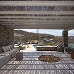 Seaview Pool Near Alemagou * فتيليا