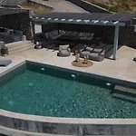 Seaview Pool Near Alemagou فتيليا