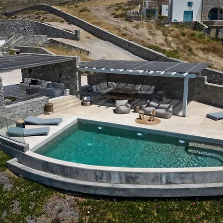 Seaview Pool Near Alemagou *