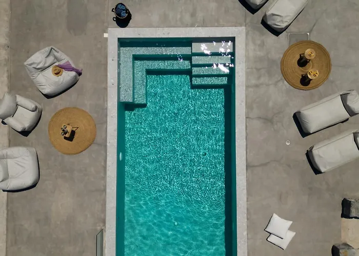 Seaview Pool Near Alemagou *