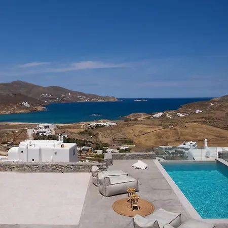 Seaview Pool Near Alemagou * 法蒂亚