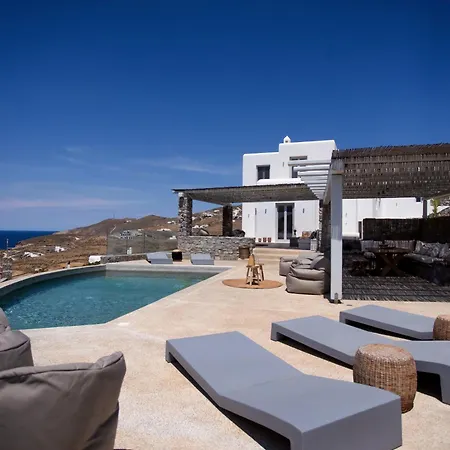 Seaview Pool Near Alemagou 法蒂亚