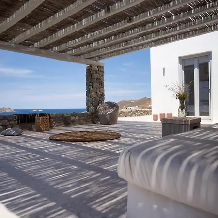 Seaview Pool Near Alemagou * 法蒂亚